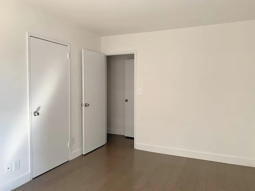 145 East 27 Street #8-N, Manhattan, NY 10016 apartment_living_room 1