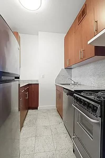 295 Park Avenue South #4D, Manhattan, NY 10010 apartment_kitchen 1