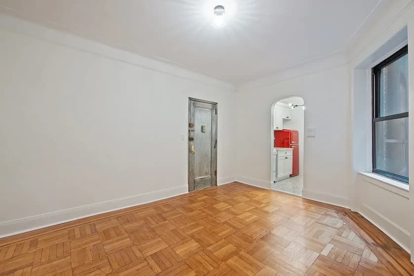 127 West 82 Street #2B, Manhattan, NY 10024 apartment_living_room 1