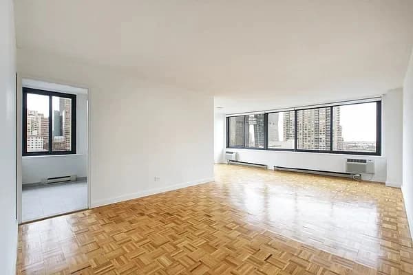 300 East 34 Street #7B, Manhattan, NY 10016 apartment_living_room 1