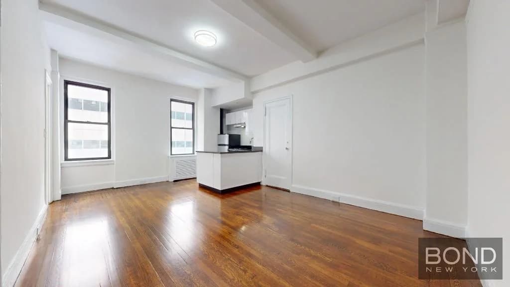 140 East 46 Street #3D, Manhattan, NY 10017 1