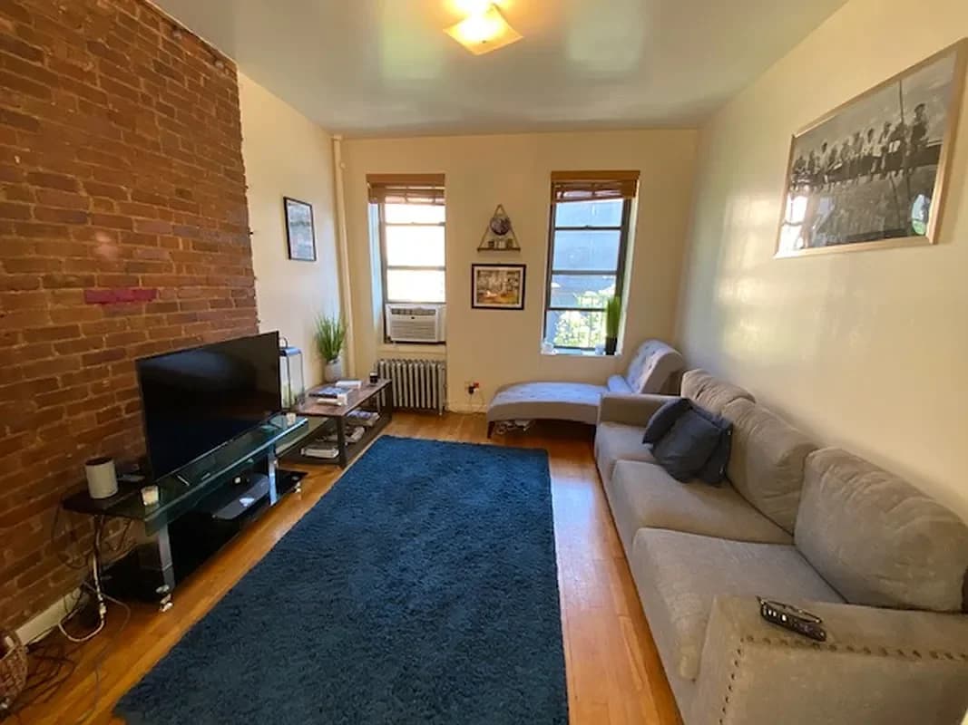 444 East 78 Street #18, Manhattan, NY 10075 apartment_living_room 1
