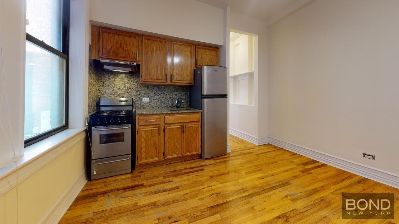 245 West 51 Street #412, Manhattan, NY 10019