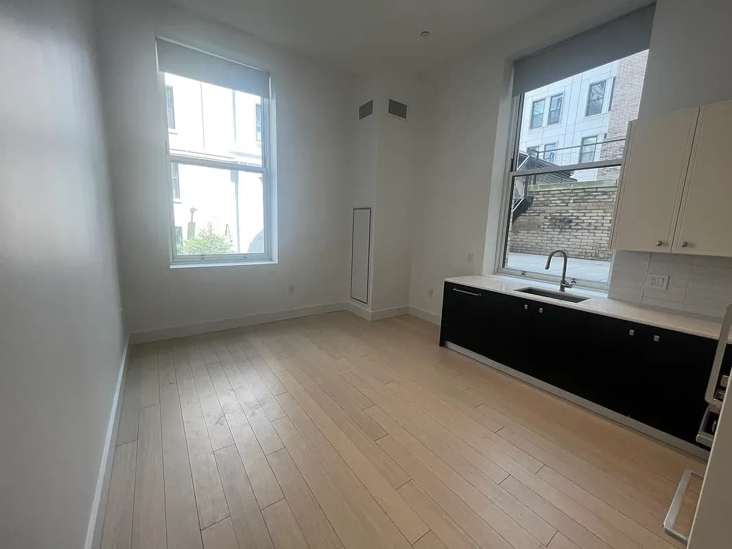 30 Morningside Drive #216, Manhattan, NY 10025 apartment_living_room 1