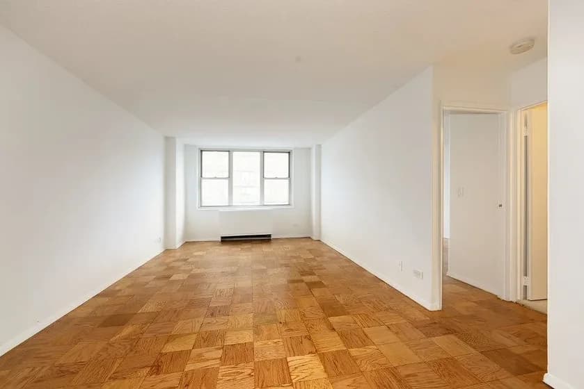 154 East 29 Street #1306, Manhattan, NY 10016 apartment_living_room 1