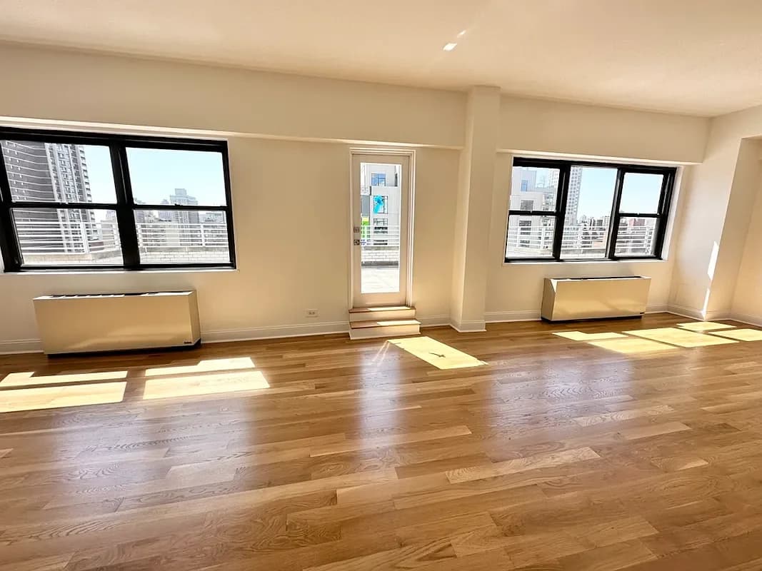 Yorkshire Towers 305 East 86 Street #22GE, Manhattan, NY 10028 apartment_living_room 1