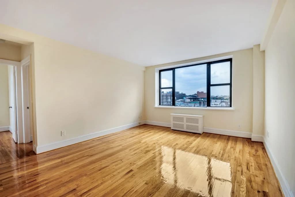 37-55 77 Street #5K, Queens, NY 11372 1