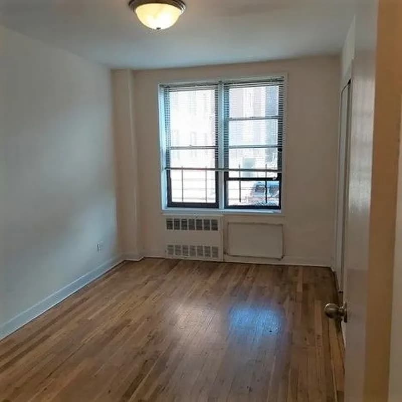 137-20 45 Avenue #3H, Queens, NY 11355 apartment_living_room 1