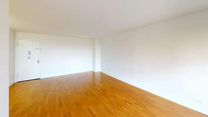 3000 Ocean Parkway #17B, Brooklyn, NY 11224 apartment_living_room 1