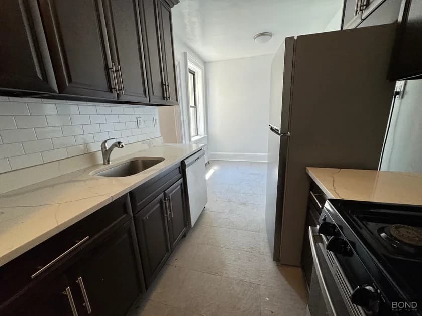 32-15 35 Street #F5, Queens, NY 11106