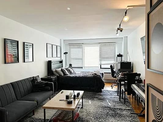 220 East 54 Street #8L, Manhattan, NY 10022 apartment_living_room 1