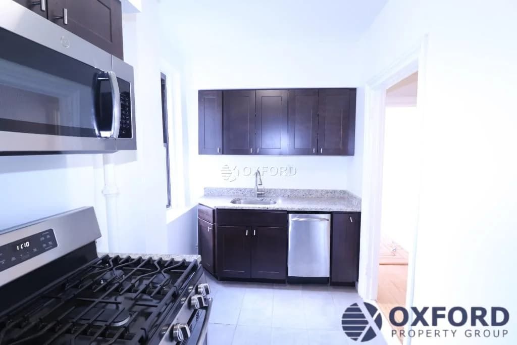 139-09 34 Road #B8, Queens, NY 11354 apartment_kitchen 1