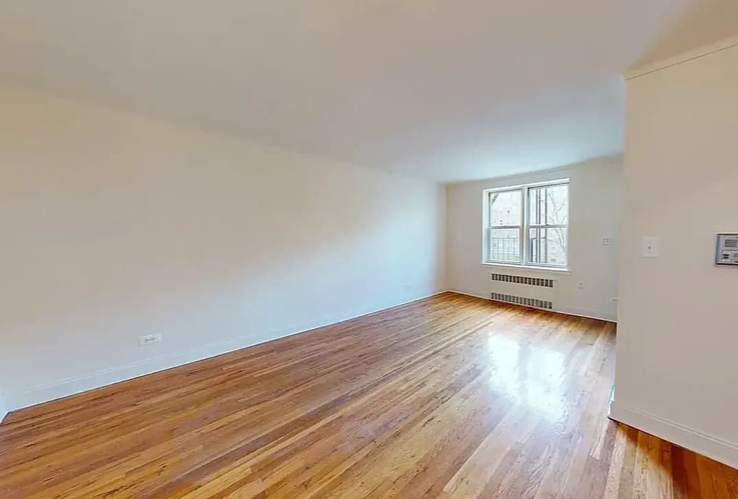 9 Nixon Court #2G, Brooklyn, NY 11223 apartment_living_room 1