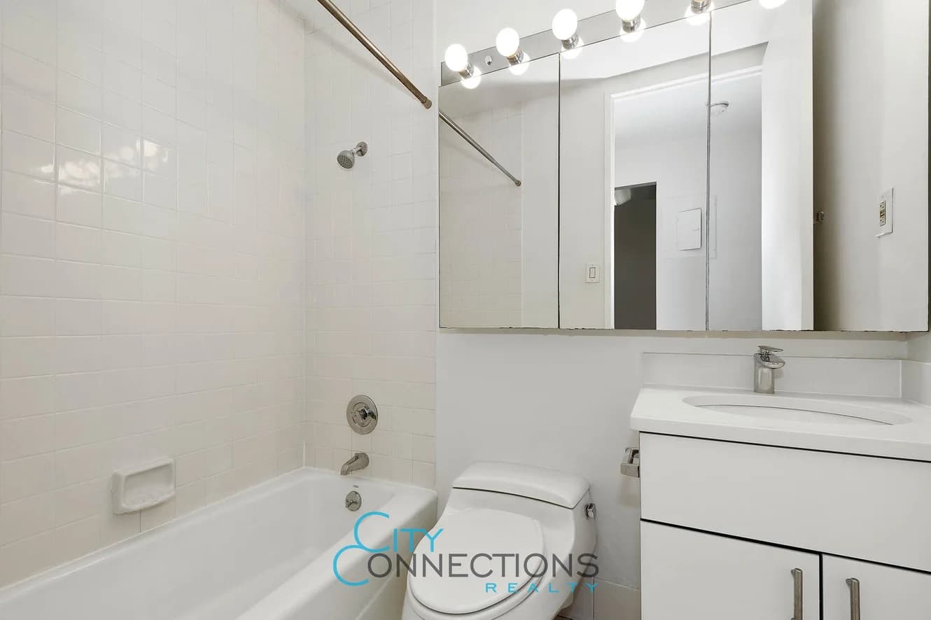 235 East 40 Street #20J, Manhattan, NY 10017 1