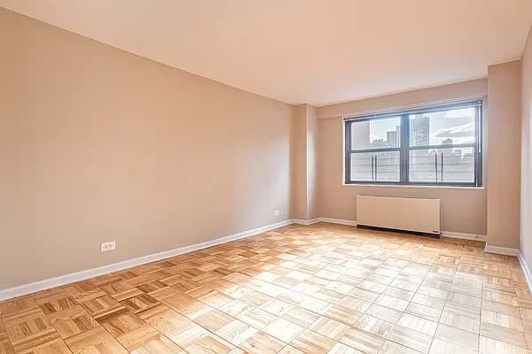 Yorkshire Towers 305 East 86 Street #17TW, Manhattan, NY 10028 apartment_living_room 1