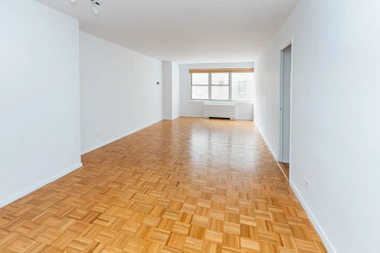 155 W 68 St #715, Manhattan, NY 10023 apartment_living_room 1