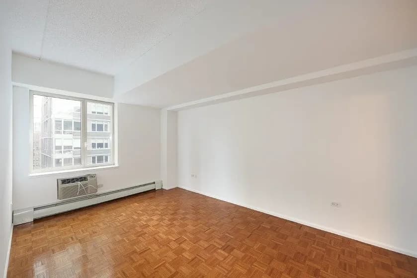 95 Worth Street #411, Manhattan, NY 10013 apartment_living_room 1