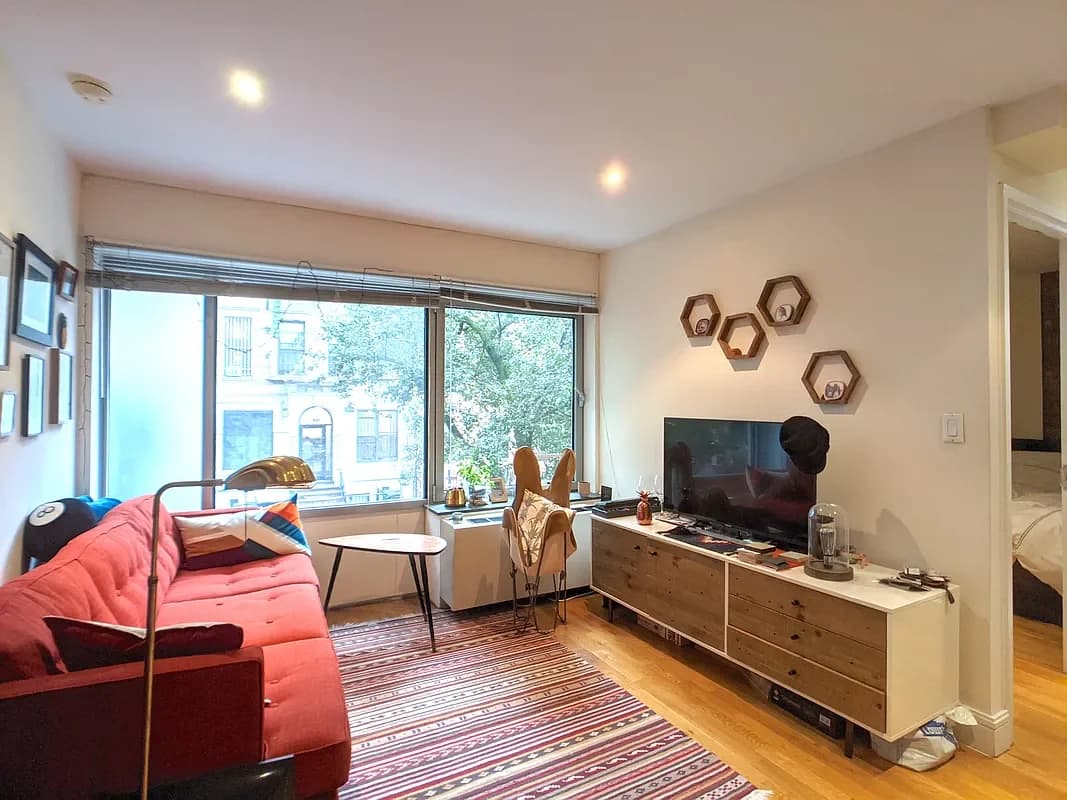 636 East 11 Street #2F, Manhattan, NY 10009 apartment_living_room 1