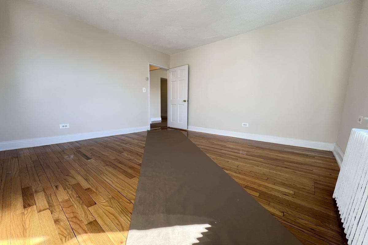 18-10 21 Avenue #3A, Queens, NY 11105 100