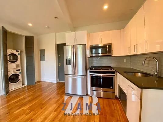 1030 Carroll Street #3B, Brooklyn, NY 11225