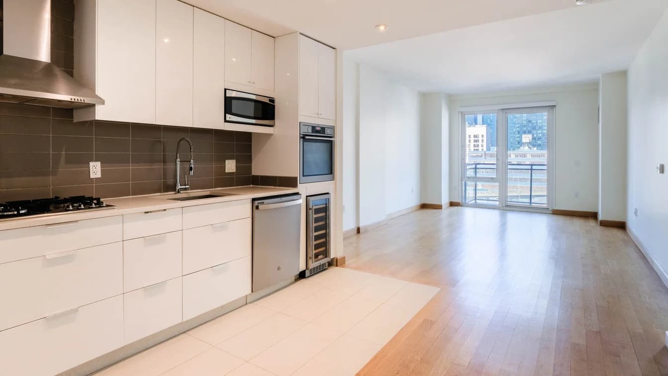 431 West 37 Street #6B, Manhattan, NY 10018 1
