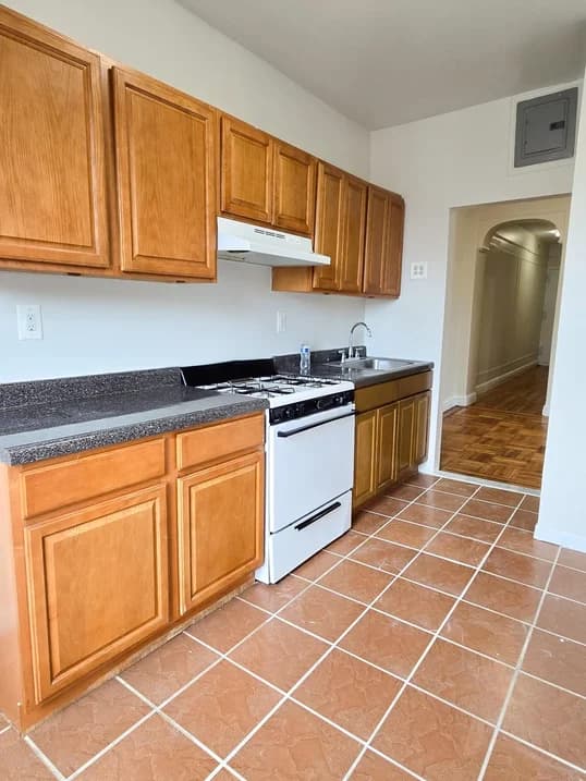 1404 Noble Avenue #3-A, Bronx, NY 10472