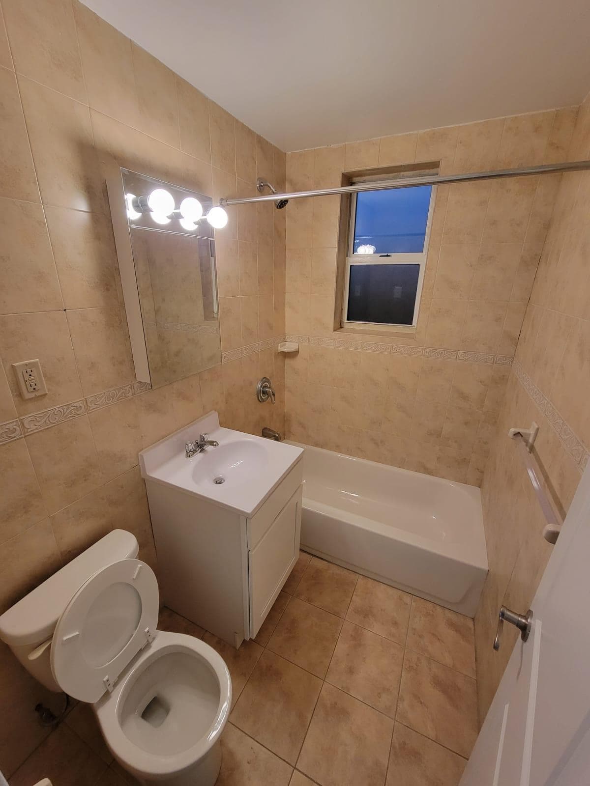 2795 Shore Parkway #2E, Brooklyn, NY 11223 100