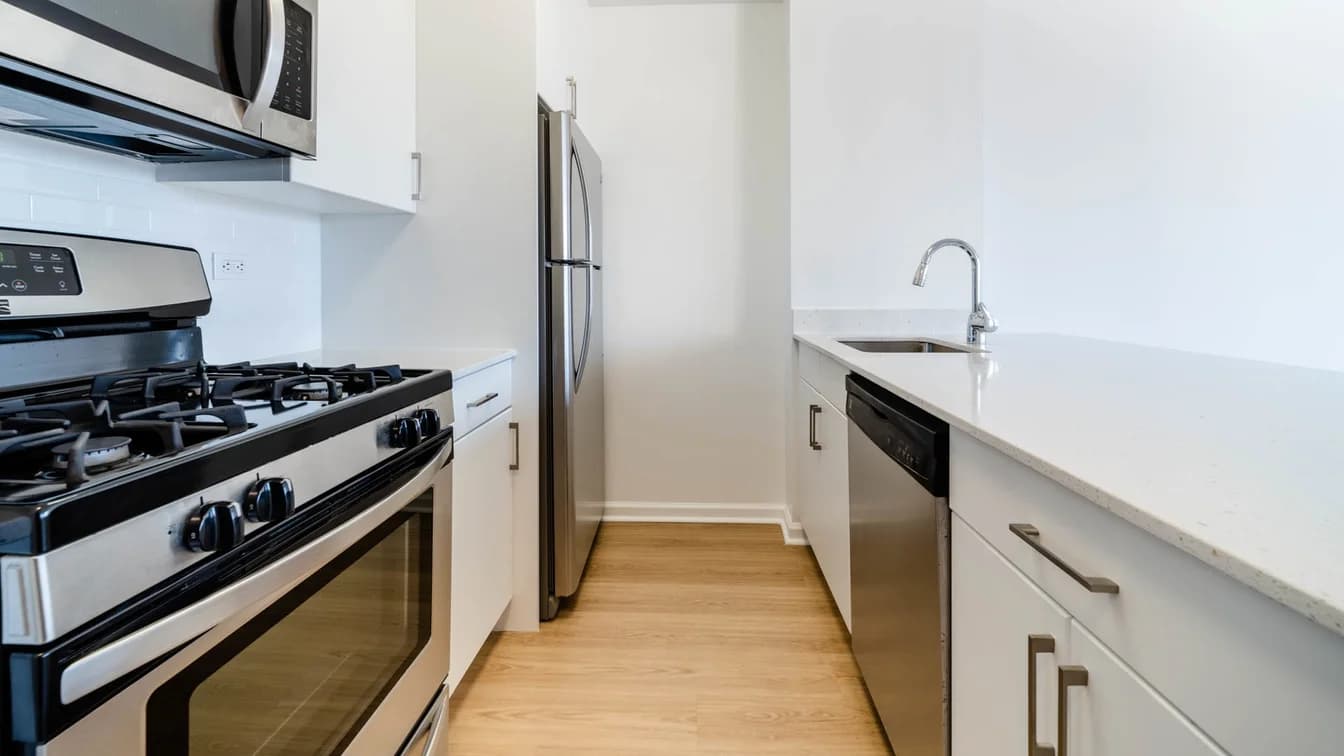300 East 39 Street #21A, Manhattan, NY 10016 1