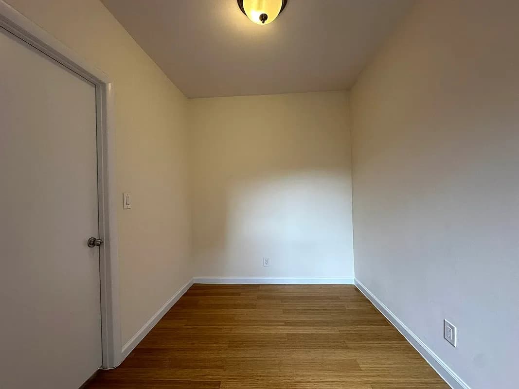 209 West 13 Street #32, Manhattan, NY 10011 apartment_living_room 1