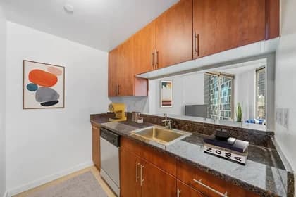 260 W 54 St #44G, Manhattan, NY 10019