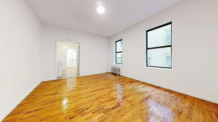 638 West 160 Street #2-F, Manhattan, NY 10032 apartment_living_room 1