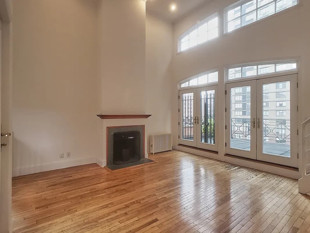 227 East 96 Street #6FPH, Manhattan, NY 10128 apartment_living_room 1