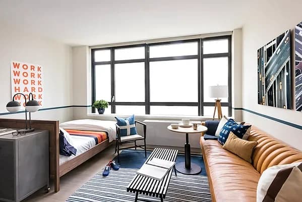 44-28 Purves Street #17F, Queens, NY 11101 apartment_living_room 1