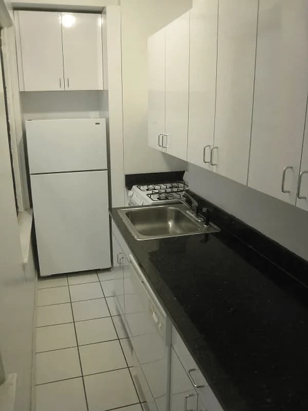 140 West 55 Street #7B, Manhattan, NY 10019 apartment_kitchen 3