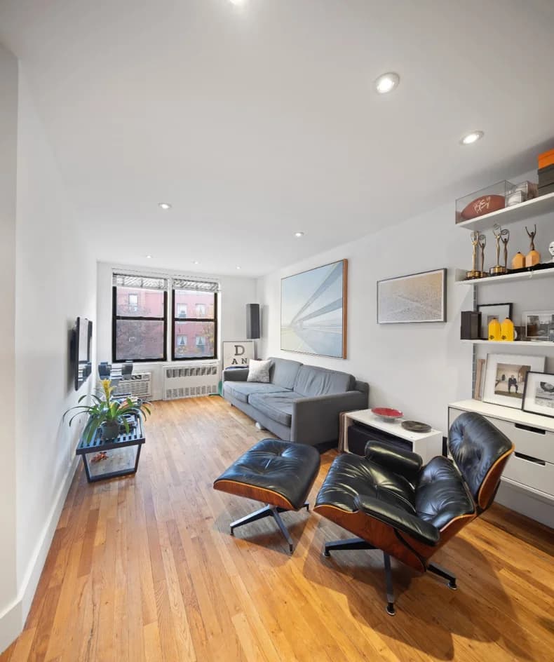 165 Christopher Street #3N, Manhattan, NY 10014 apartment_living_room 1