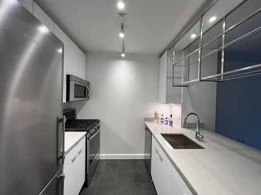 77 West 24 Street #17F, Manhattan, NY 10010