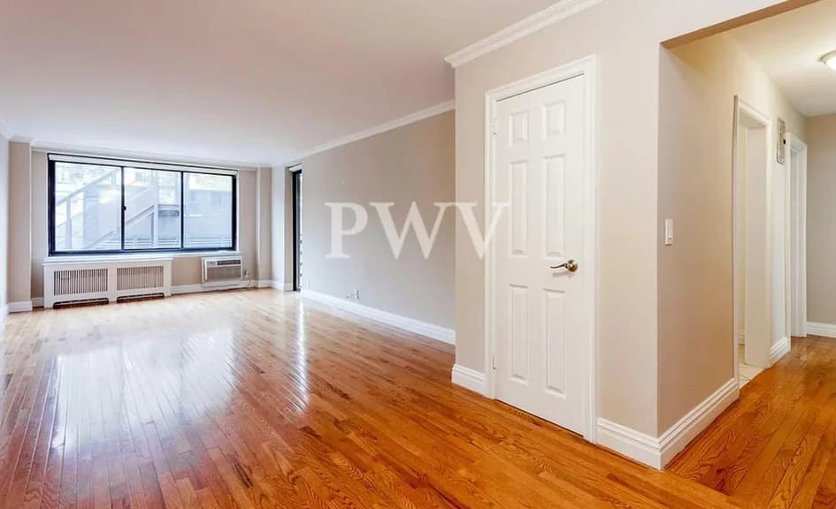 784 Columbus Avenue #7R, Manhattan, NY 10025 apartment_living_room 1