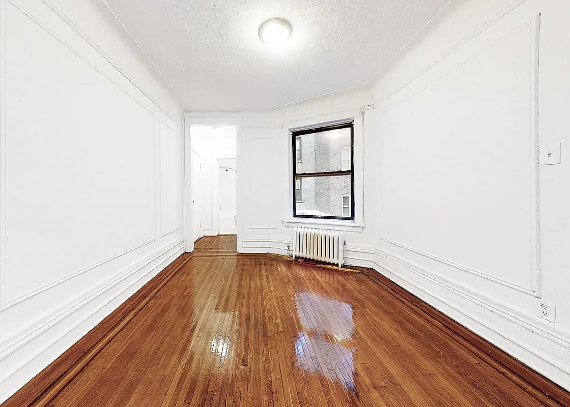 256 Seaman Avenue #2A, Manhattan, NY 10034 apartment_living_room 1