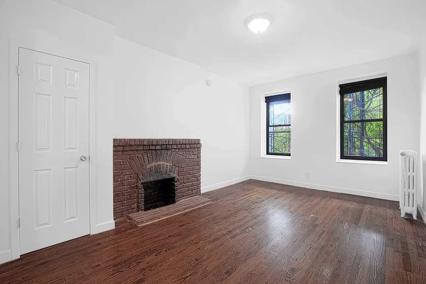 7 Morton Street #16, Manhattan, NY 10014 apartment_living_room 1