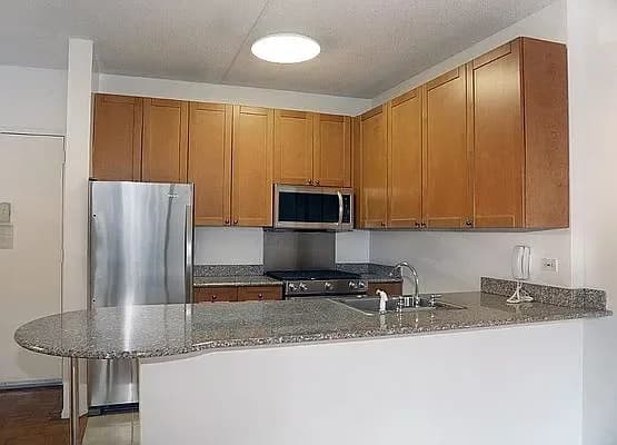 95 Worth Street #712, Manhattan, NY 10013 apartment_kitchen 1