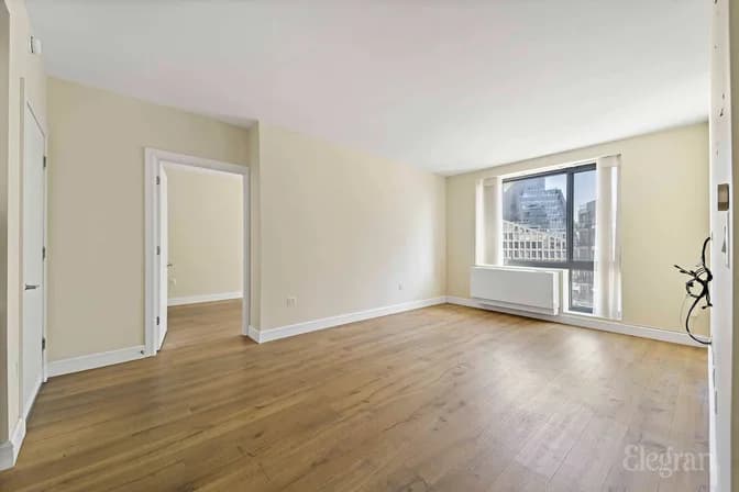 25-21 43 Ave #701, Queens, NY 11101
