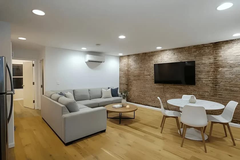 145 East 22 Street #1-A, Manhattan, NY 10010 apartment_living_room 1