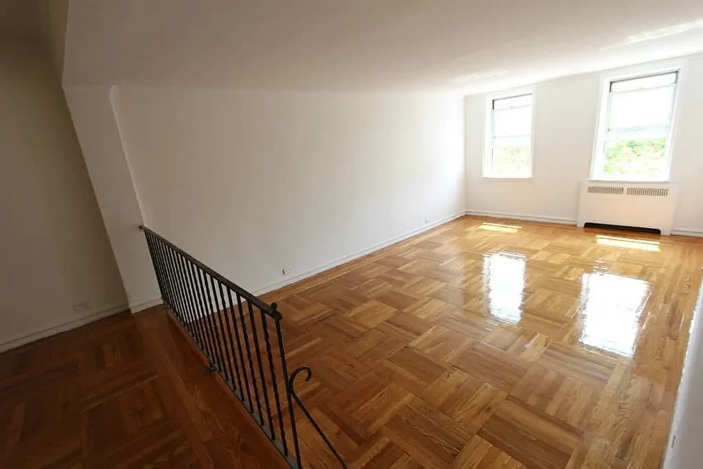 41 Kew Gardens Road #03D, Queens, NY 11415 apartment_living_room 1