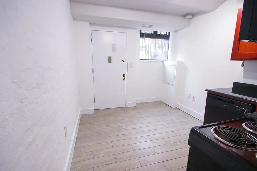 622 East 11 Street #B, Manhattan, NY 10009 apartment_dining_room 2