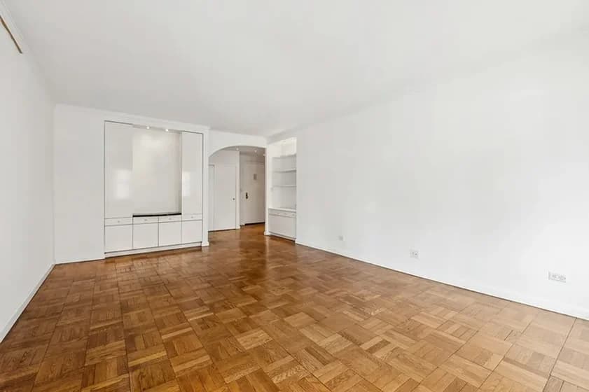 130 East 63 Street #7-D, Manhattan, NY 10065 apartment_living_room 1
