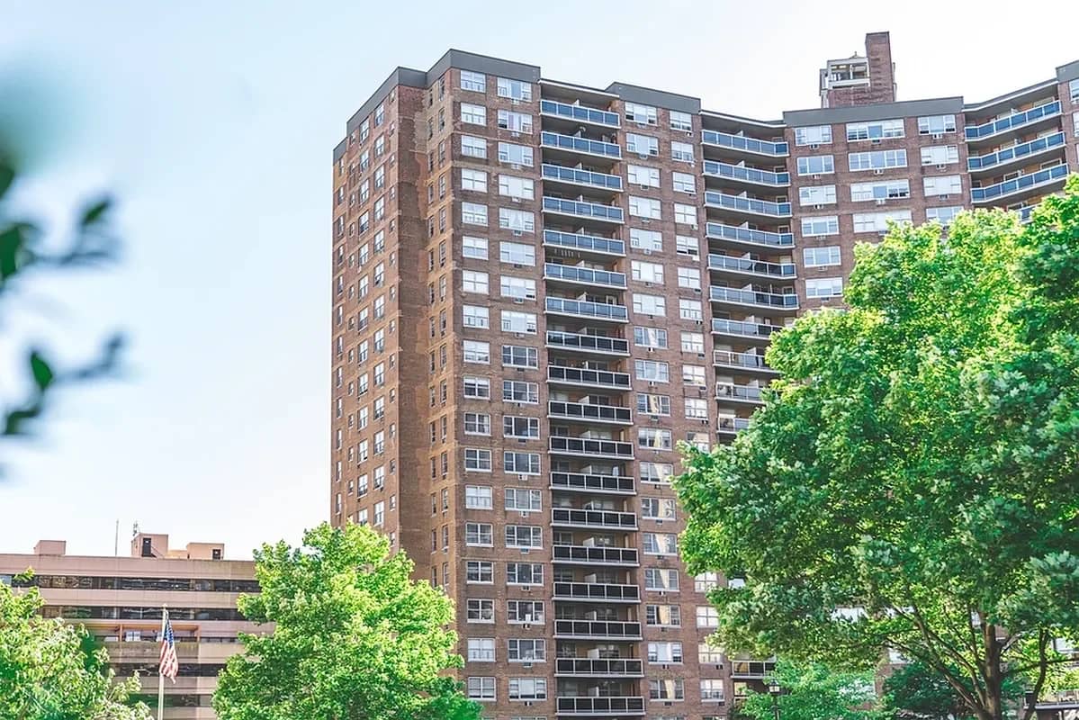 104-60 Queens Boulevard