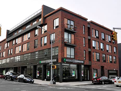832 Dekalb Ave