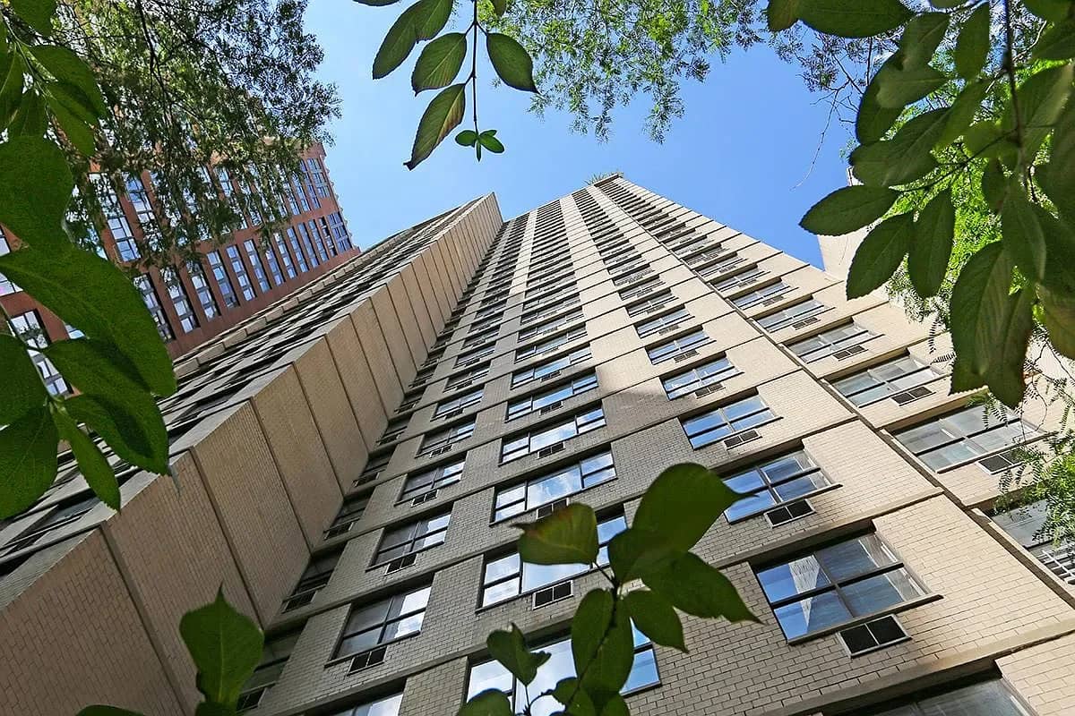 320 East 46 Street