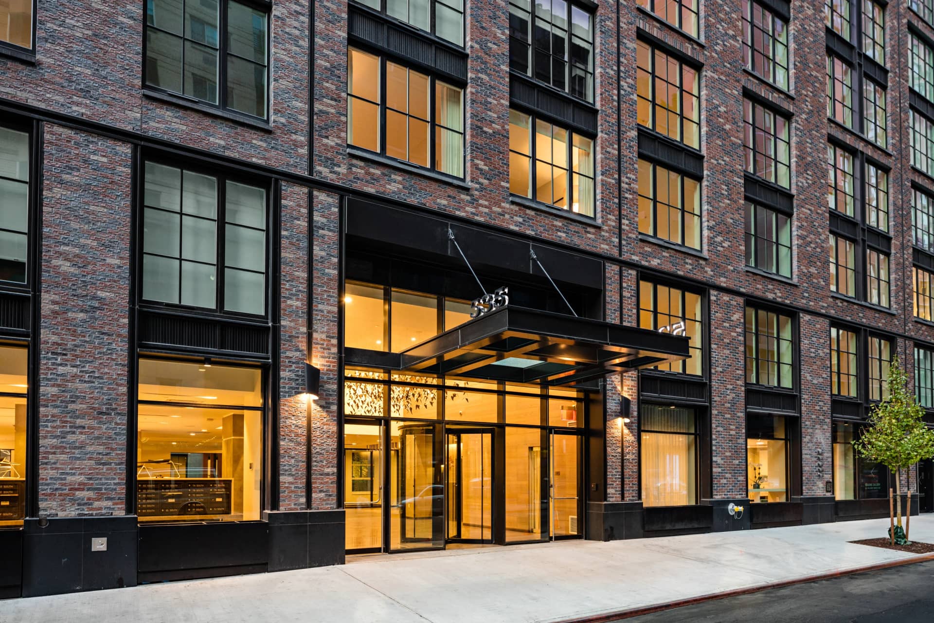 535 West 43 Street