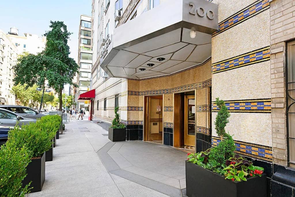 200 West 20 Street